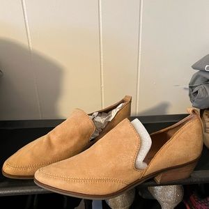 Brand new, never worn Lucky Brand Mahzan Leather Heel Loafer size 9.5